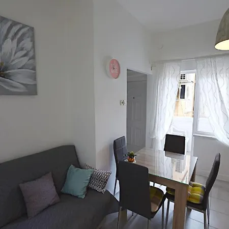 Apartment Apartment Gita *